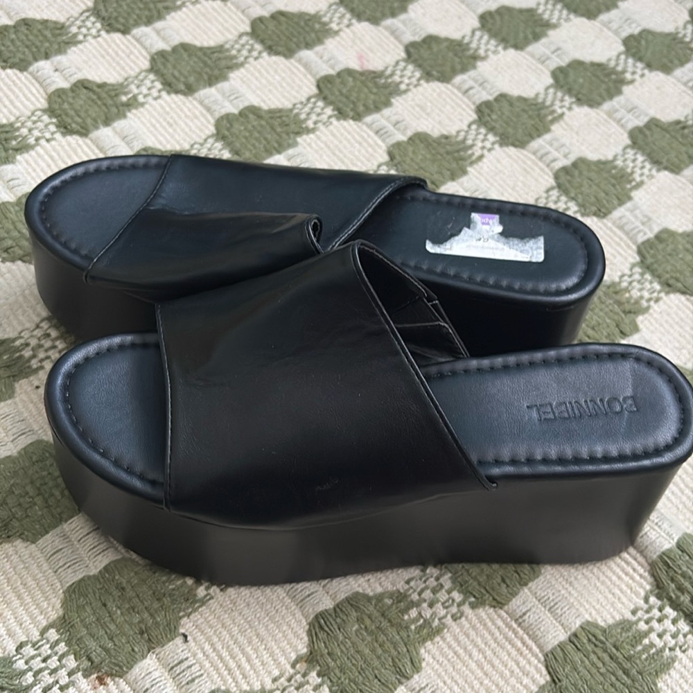 Bonnibel platform slides